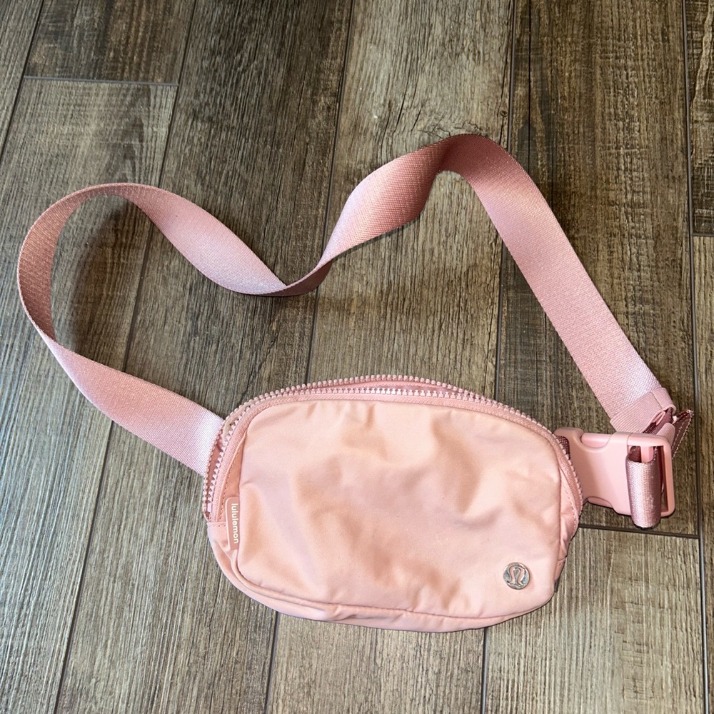 Lululemon Athletica Dusty Rose Belt Bag